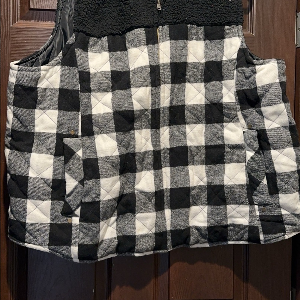 Women’s Black and White Checkered Vest